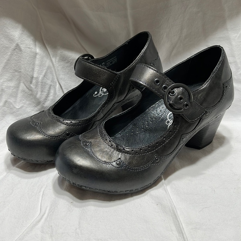 Dansko Nevin Leather MaryJane Clogs size 8.5
